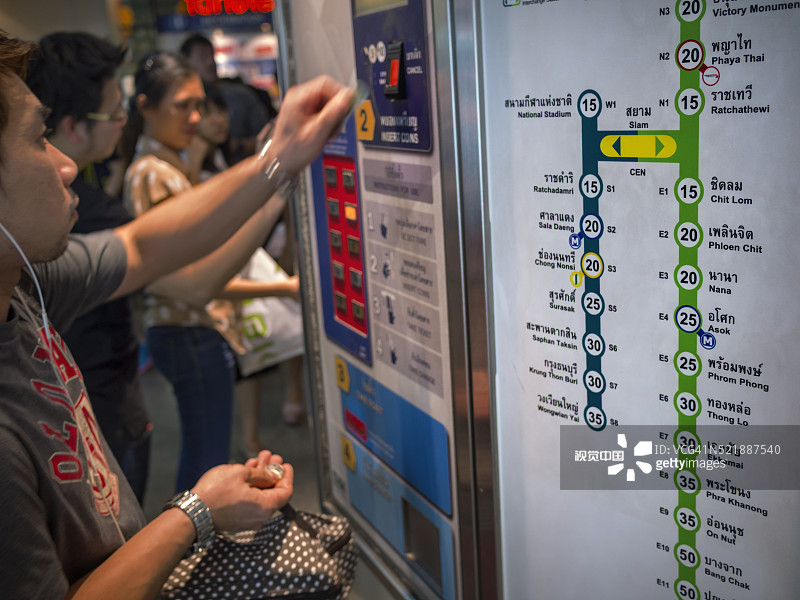 购买曼谷轻轨代币图片素材