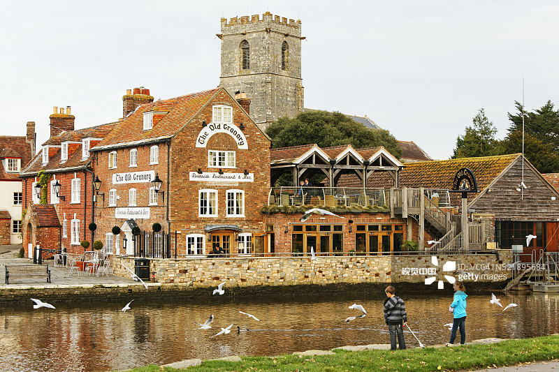 韦勒姆码头的老粮仓、酒吧和餐厅图片素材