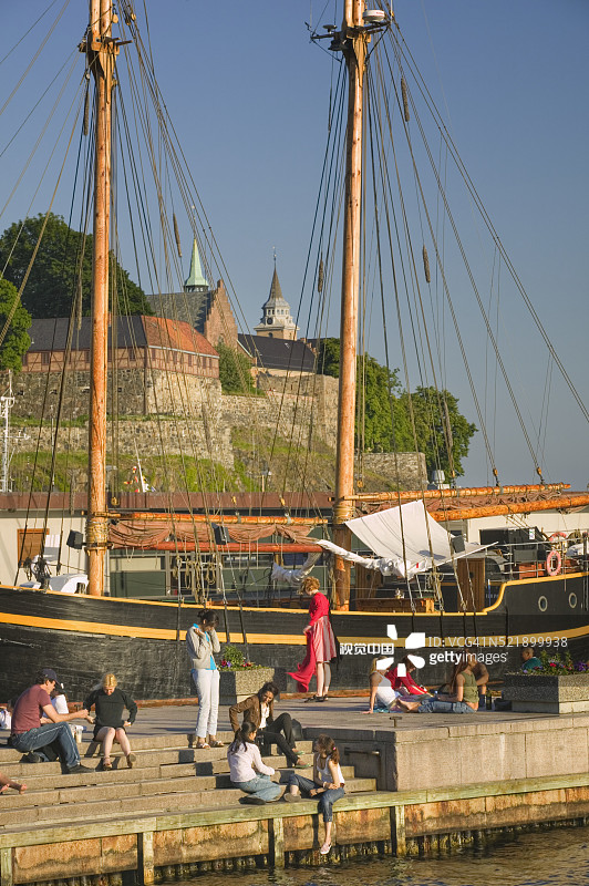 帆船与阿克什胡斯城堡图片素材