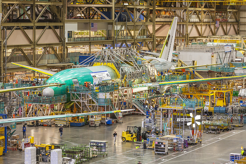 波音777商用客机总装线图片素材