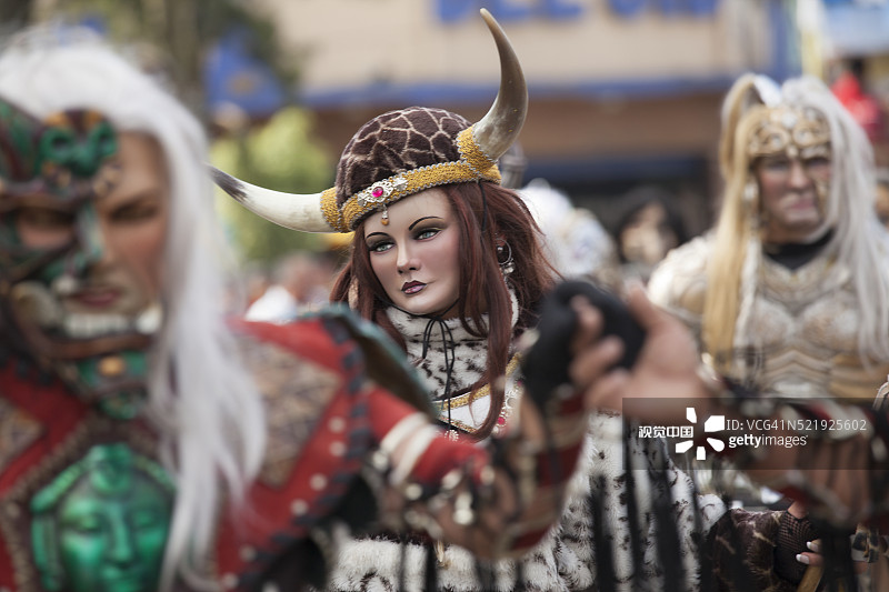 戴面具的瓜地马拉节日舞者图片素材