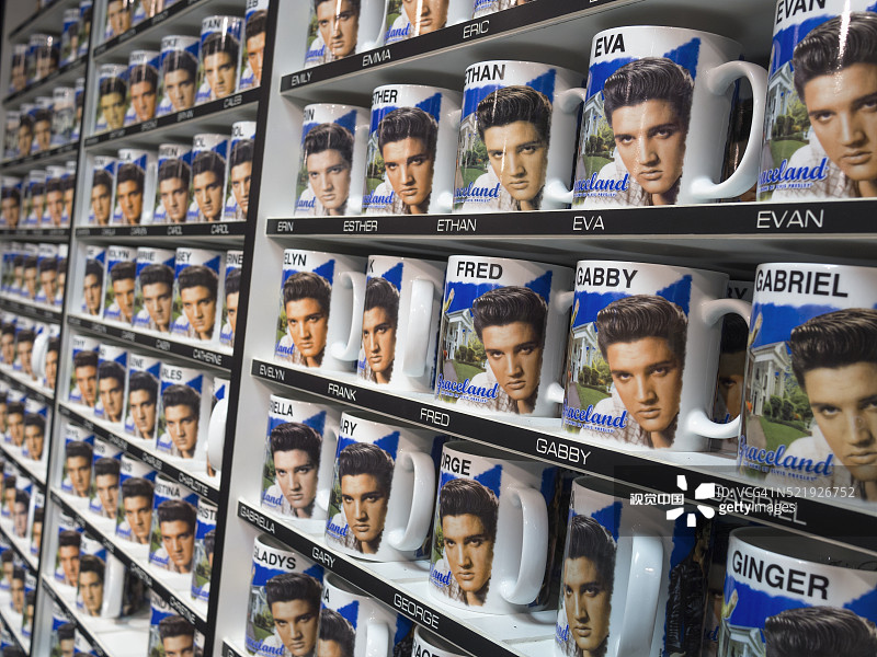 在优雅园礼品店的猫王埃尔维斯·普雷斯利商品图片素材