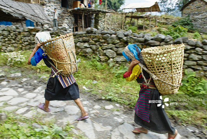 通往尼泊尔东部阿伦山谷的道路图片素材