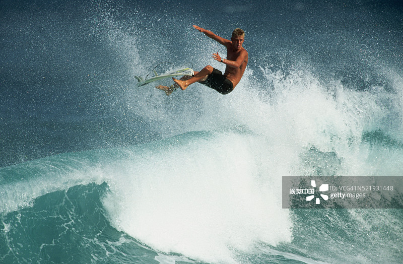 冲浪者落水图片素材