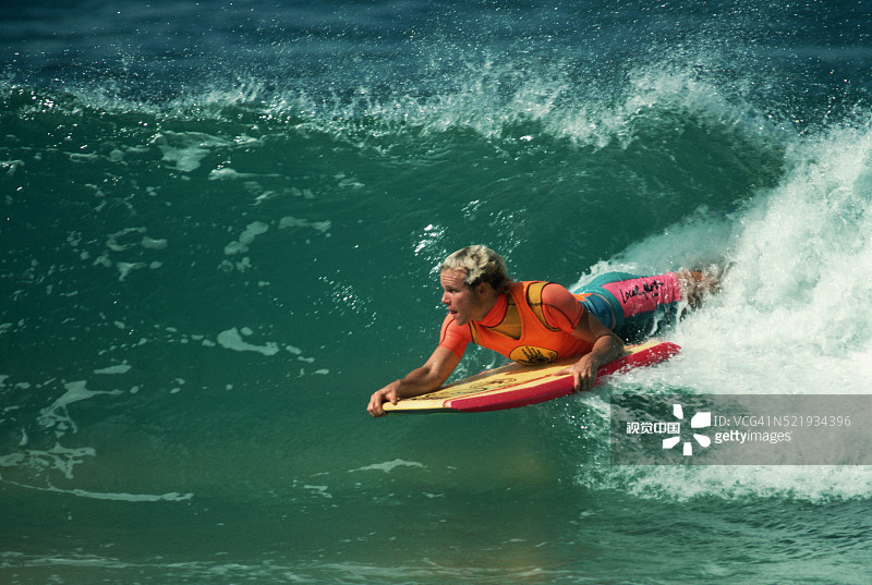 在威美亚海湾玩趴板图片素材