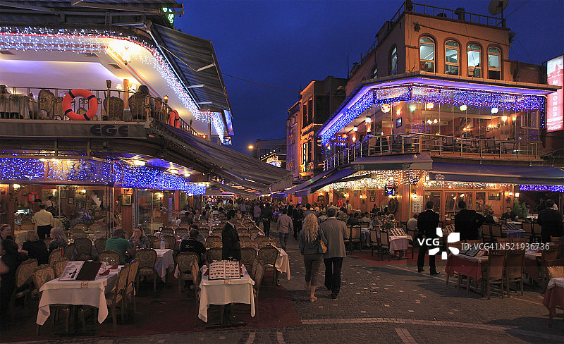 伊斯坦布尔库姆卡帕街头餐厅图片素材