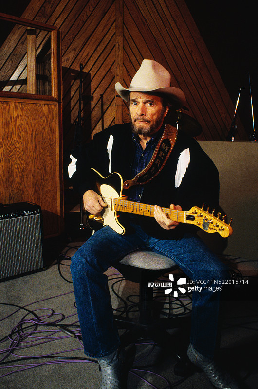 梅尔·哈格德弹吉他图片素材