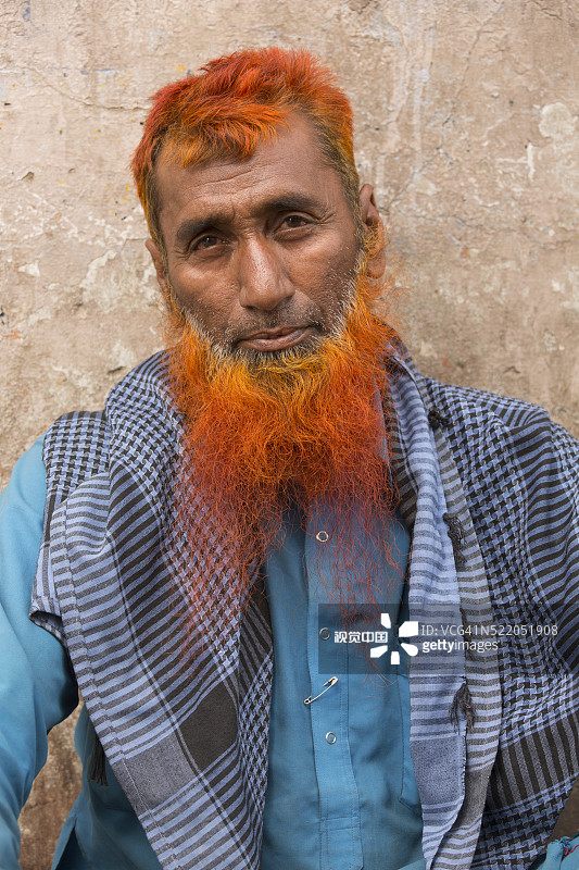 有红色/橙色胡须的穆斯林男子图片素材