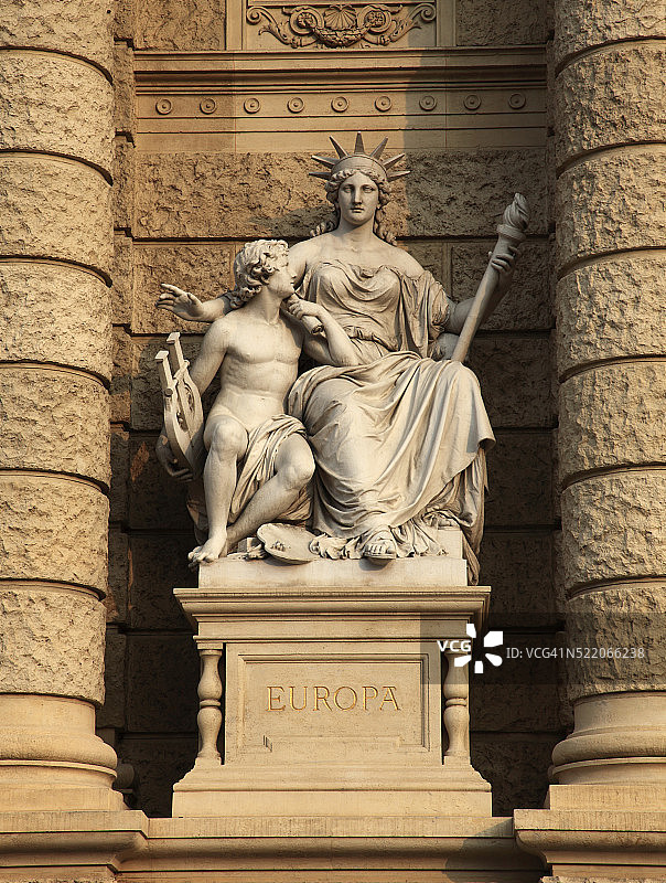 维也纳自然历史博物馆的欧罗巴雕像图片素材