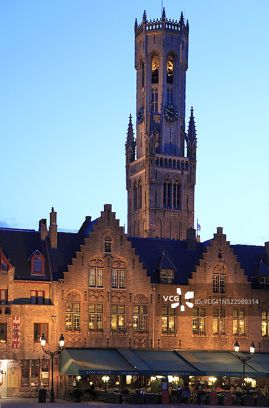 布鲁日城堡广场的钟楼图片素材