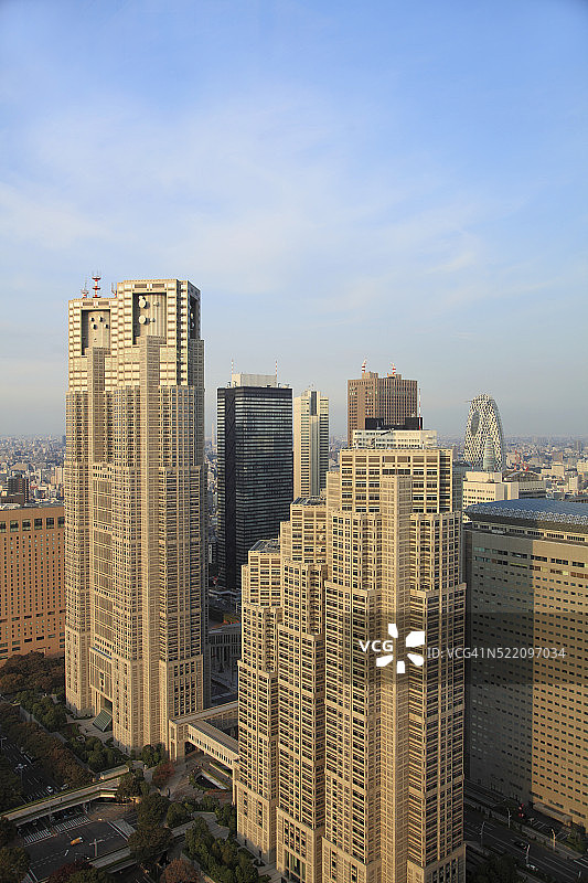 东京新宿天际线摩天大楼图片素材