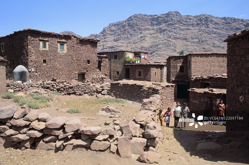 阿特拉斯山脉中的柏柏尔村庄图片素材