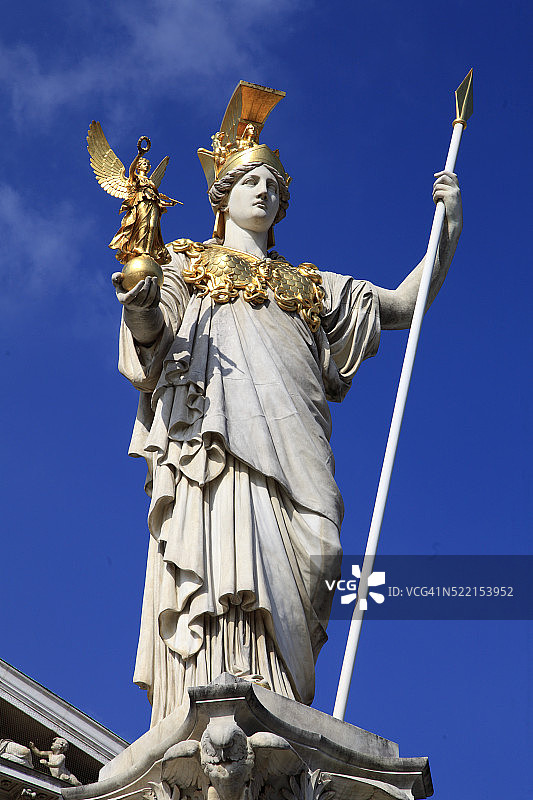 维也纳议会大厦的雅典娜雕像图片素材