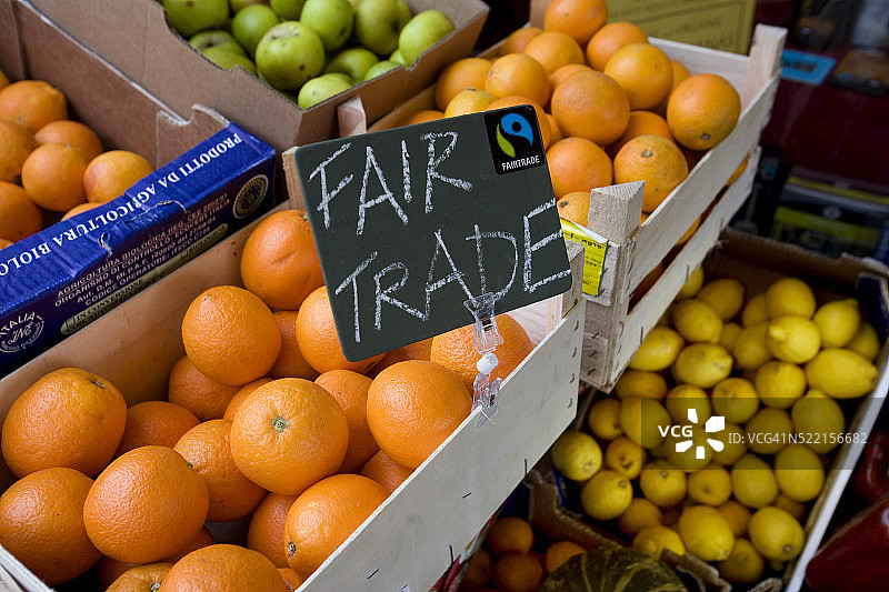 商店里的公平贸易橙子图片素材