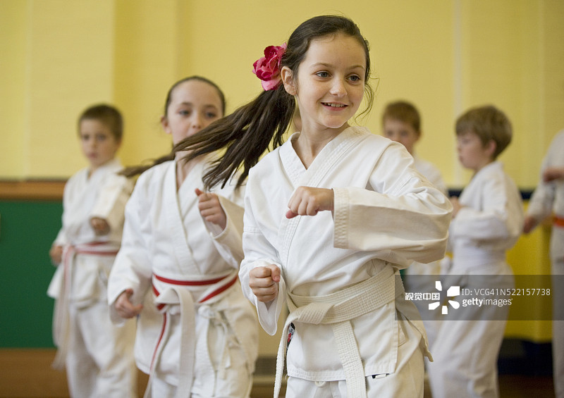 空手道班的学生图片素材
