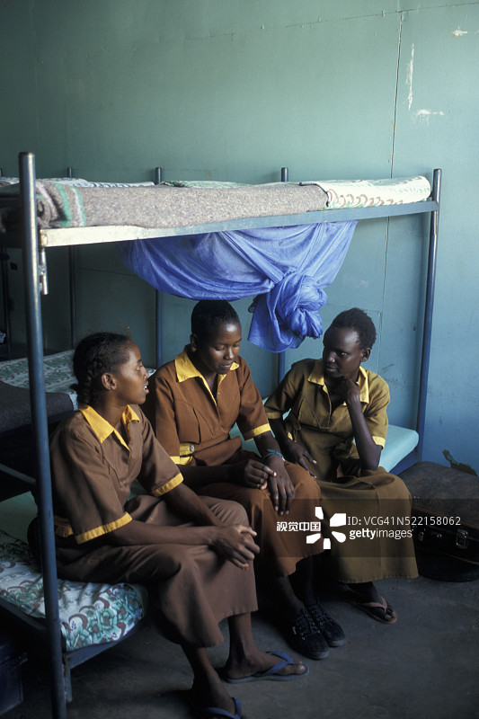 肯尼亚寄宿学校的女孩们图片素材