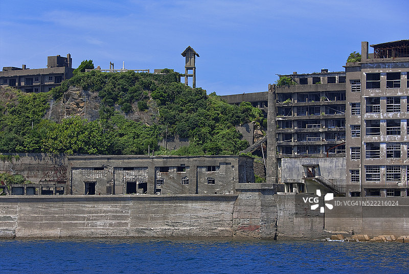 日本九州长崎附近的军舰岛图片素材