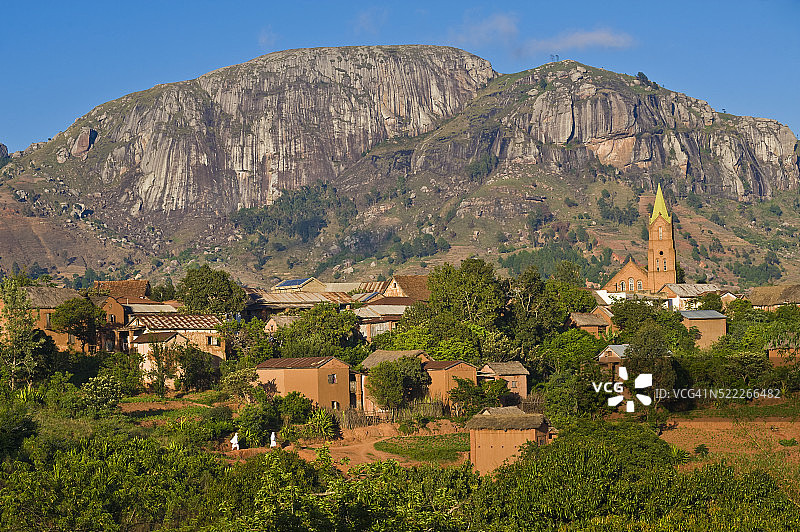 马达加斯加的索阿塔纳纳村庄图片素材