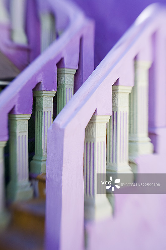 薰衣草色楼梯扶手图片素材