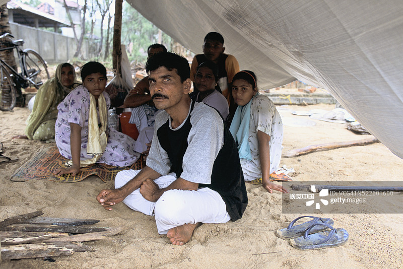 难民家庭图片素材