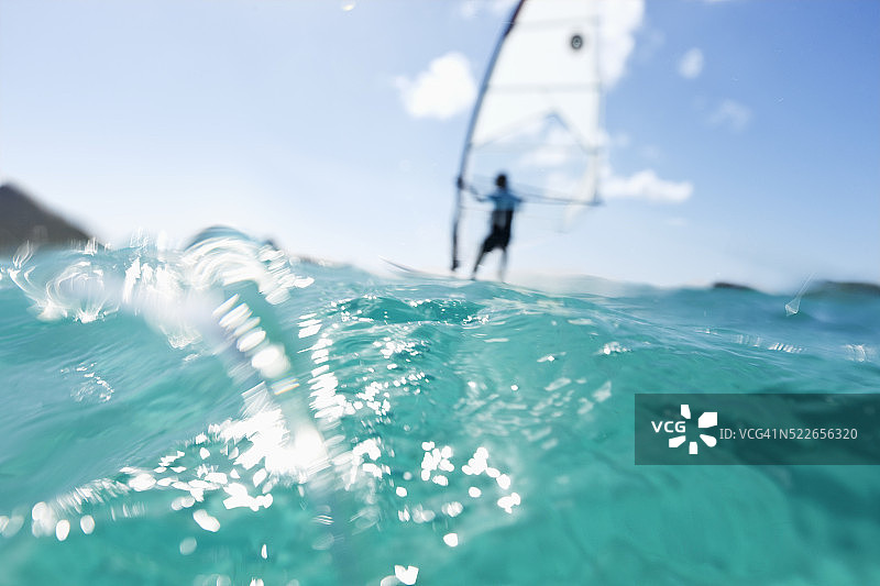 在加勒比海的帆板运动图片素材