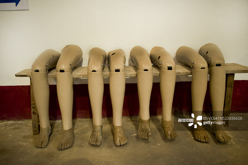 地雷博物馆中的假肢图片素材