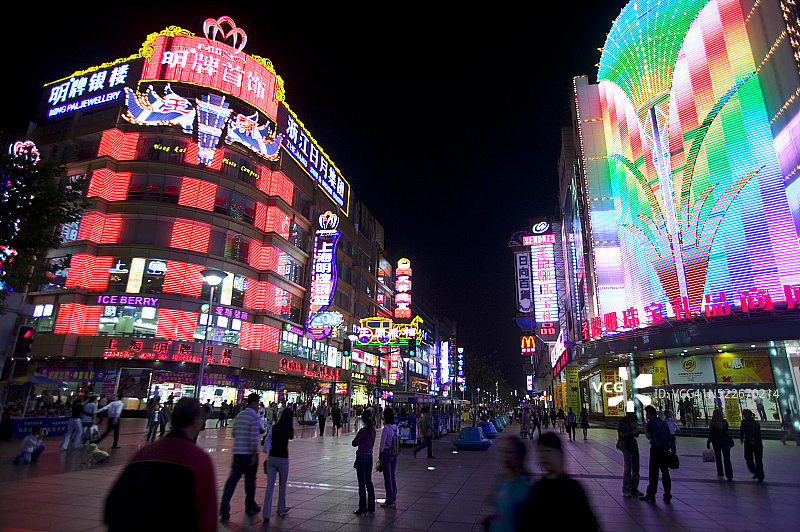 夜间购物区图片素材