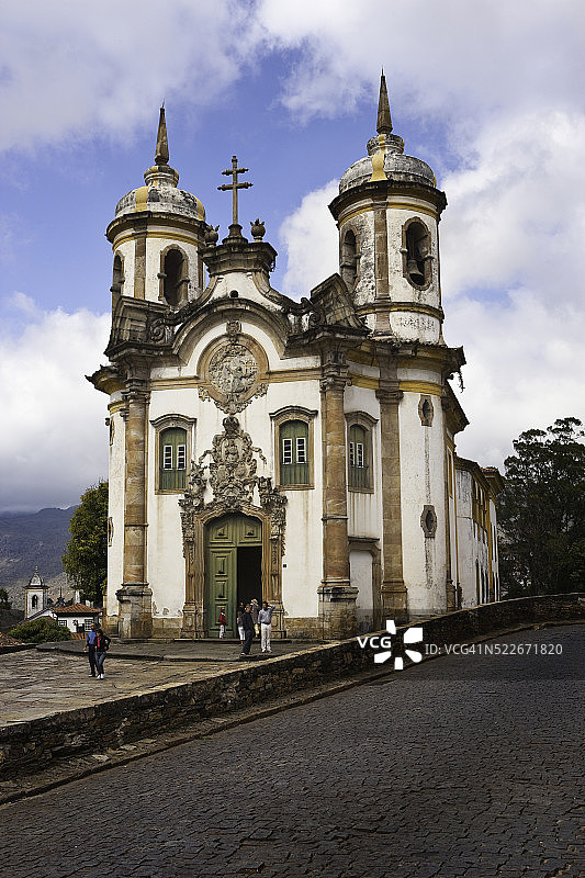 巴西米纳斯吉拉斯州马里亚纳古镇的圣弗朗西斯科·德·阿西斯教堂图片素材