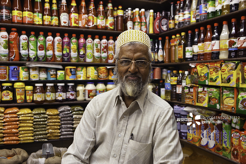 商贩在孟买克劳福德市场展示商品图片素材