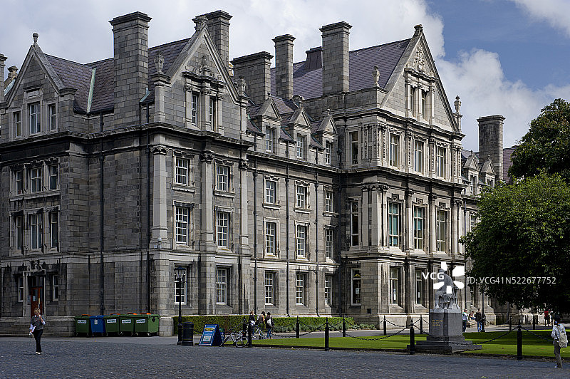 三一学院毕业生纪念大楼图片素材