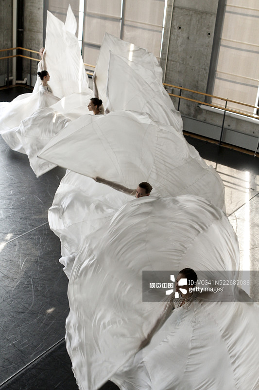 Jody Sperling的时间流逝舞蹈练习“湍流”图片素材
