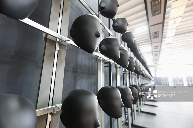 美术馆中的面具图片素材