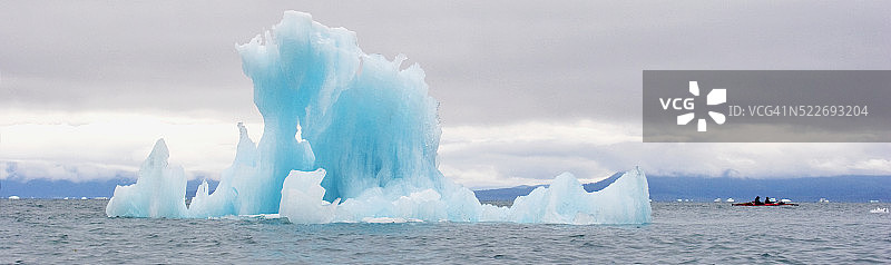 阿拉斯加，威廉王子湾，哥伦比亚冰川冰山，海上皮划艇图片素材