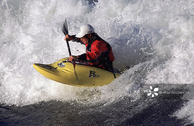 斯库克姆查克海峡皮划艇冲浪图片素材