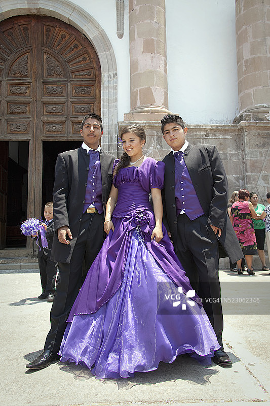 在墨西哥米却肯举行的十五岁成人礼图片素材