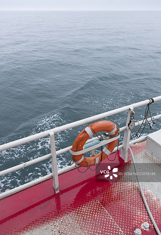 Hrafnreydur KO-100号船甲板上捕获的小须鲸的血液图片素材