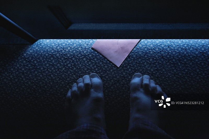 门下的信封图片素材