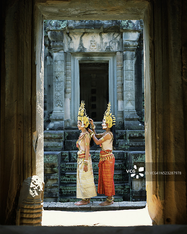 柬埔寨高棉舞者，吴哥窟图片素材