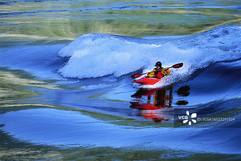 斯库库姆查克海峡皮划艇运动图片素材