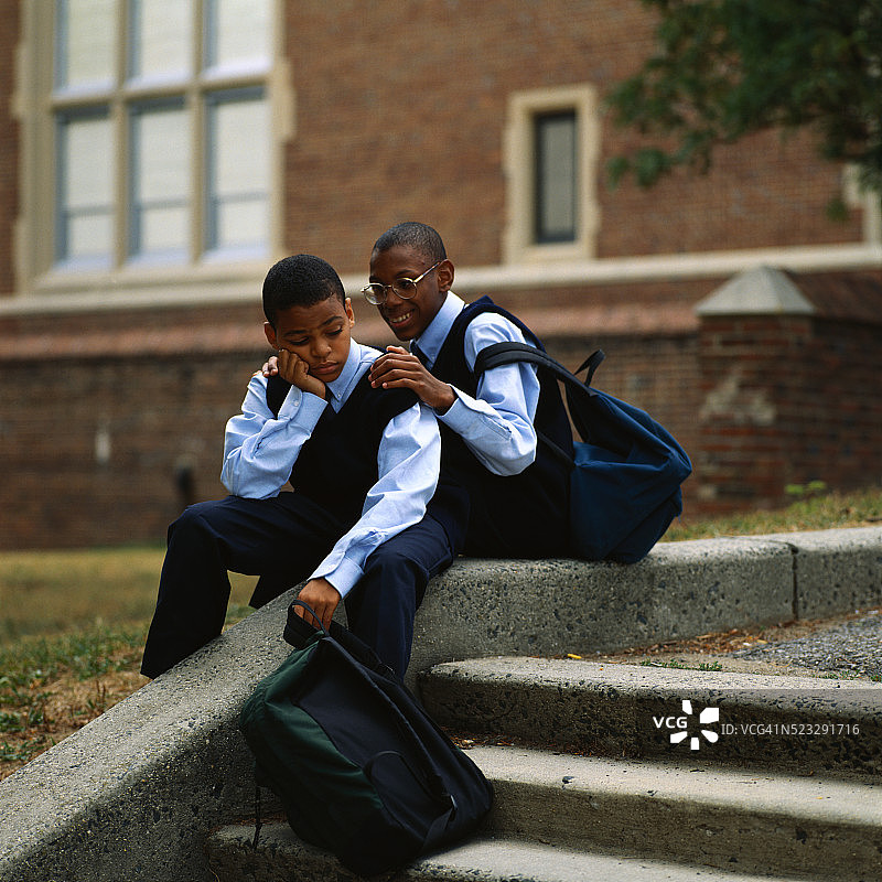 在教区学校的10岁男孩图片素材