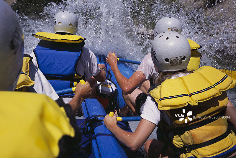 白水漂流图片素材