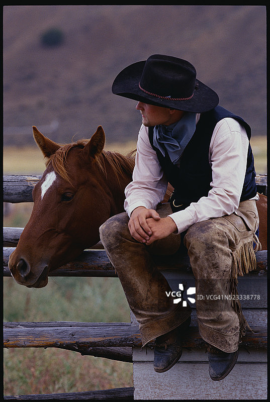 牛仔和马图片素材