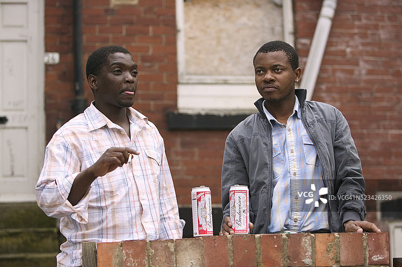 在利兹喝啤酒的男人们图片素材