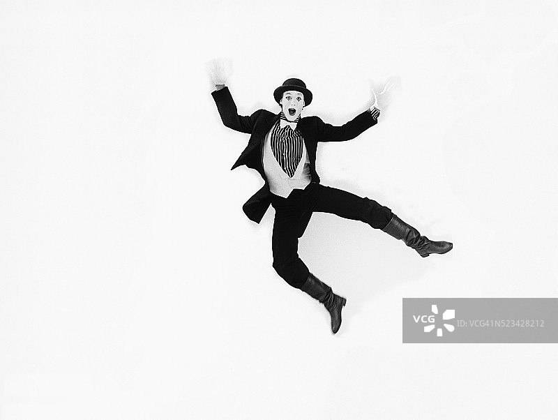 欢呼雀跃的哑剧演员图片素材