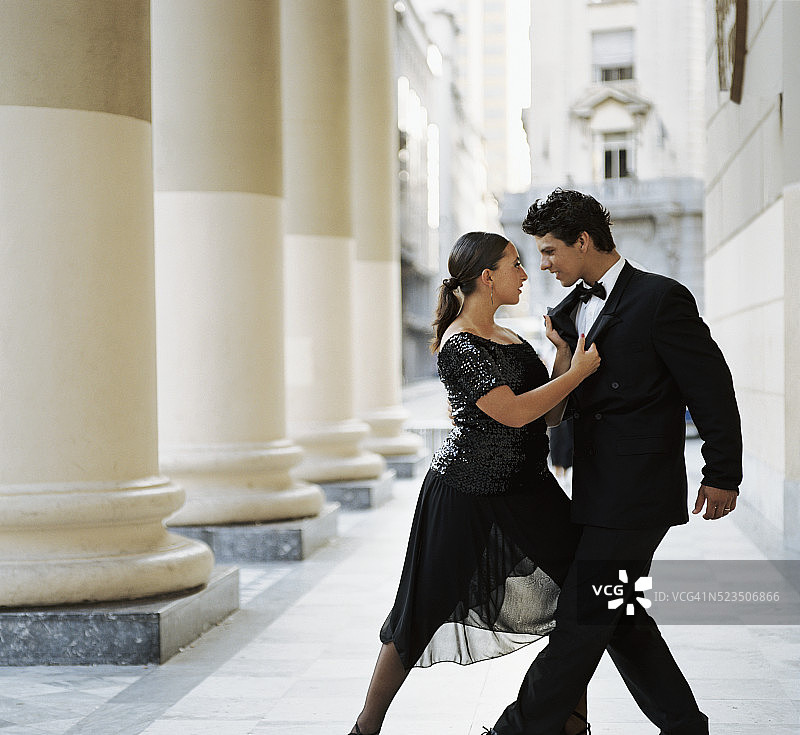 探戈舞者，五月广场，阿根廷布宜诺斯艾利斯图片素材