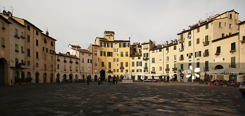 卢卡圆形剧场广场图片素材