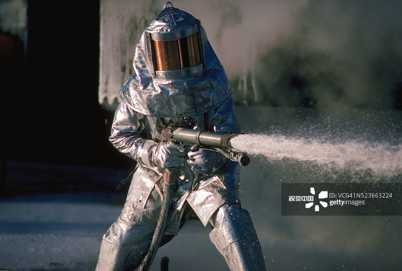 镀铝消防服图片素材