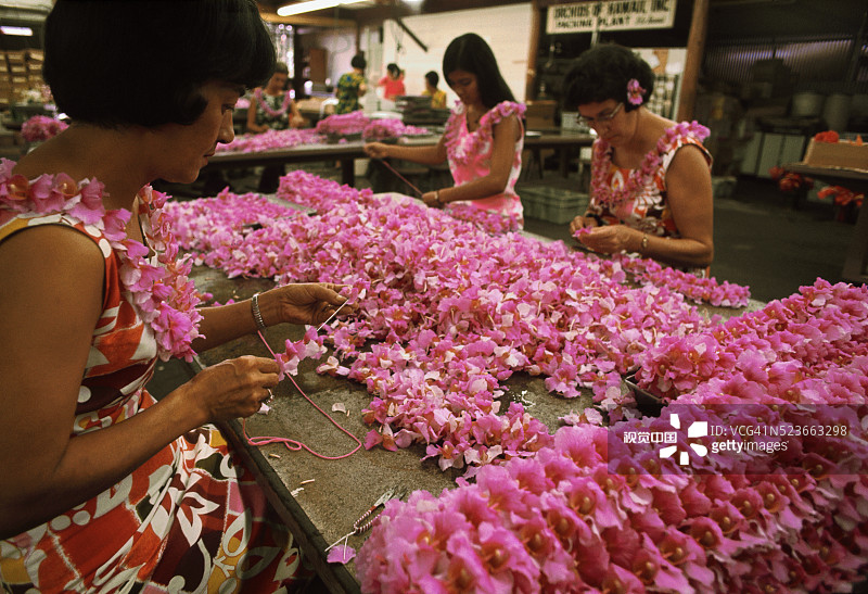 串兰花的妇女图片素材