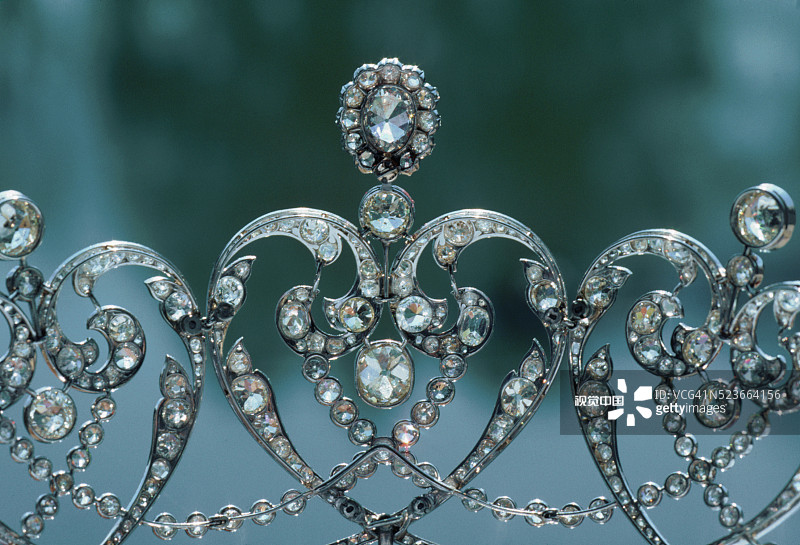 钻石和铂金头饰图片素材
