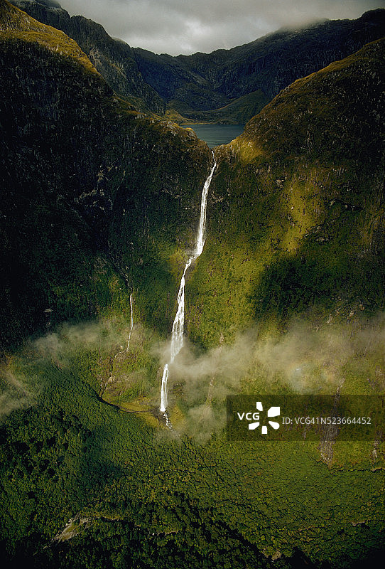 萨瑟兰瀑布景色图片素材